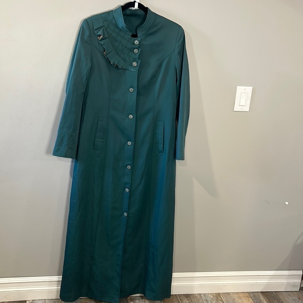 tyno by Ozay Long Coat Green with Embroidery at Collar Ruffles Size Eu 48/US L